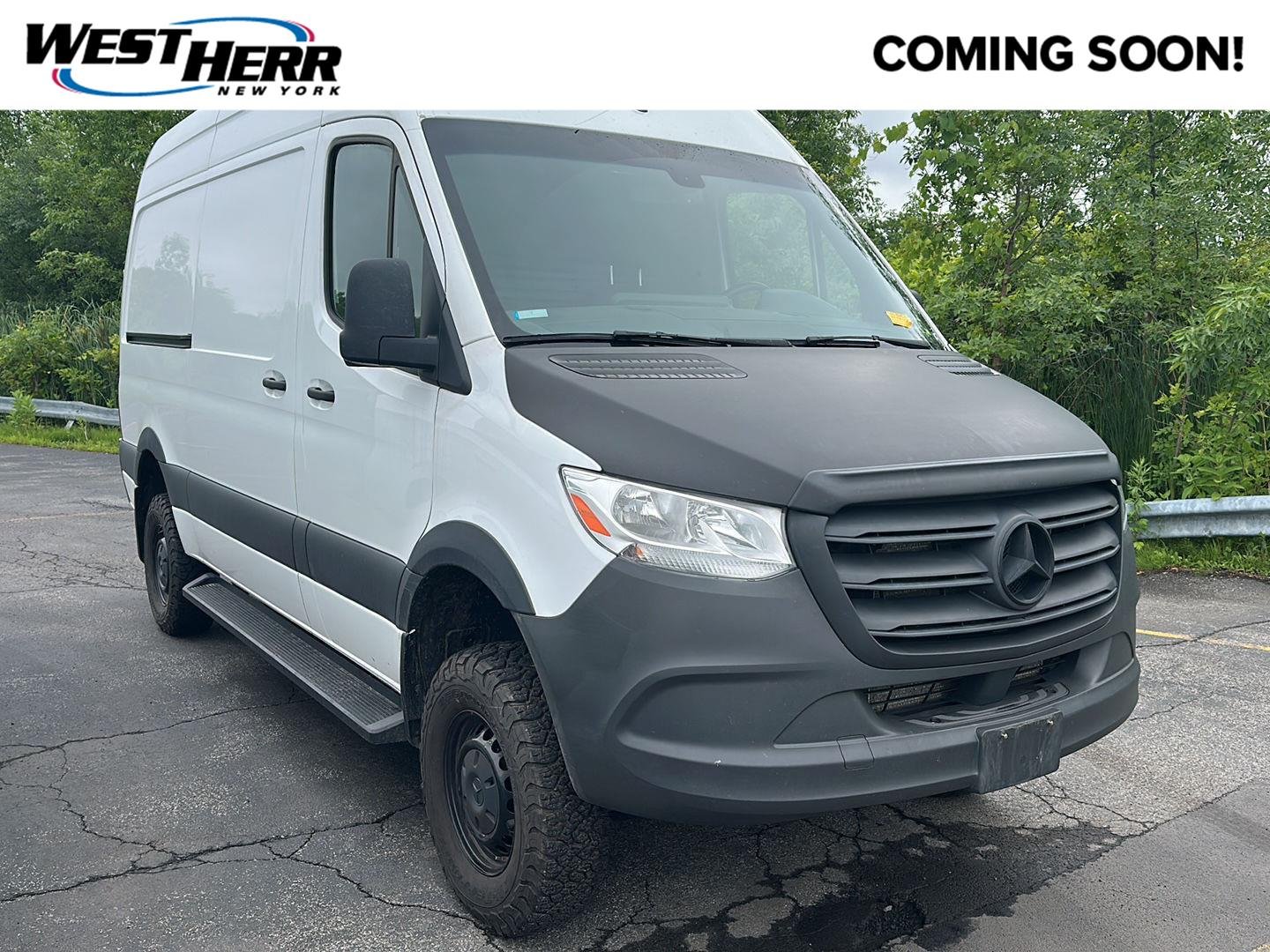 Used 2023  Mercedes-Benz  image 1