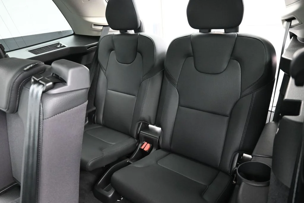 Certified Used 2023 Crystal White Volvo Plus image 18