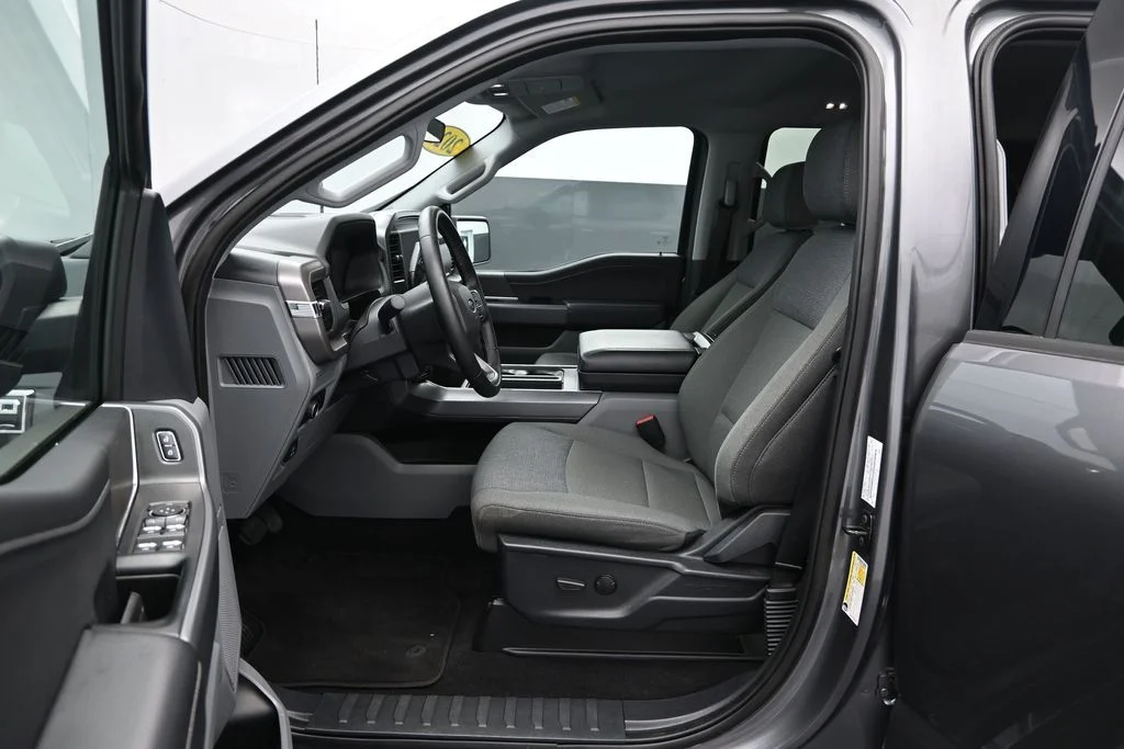 Used 2025 Gray Ford XLT image 12