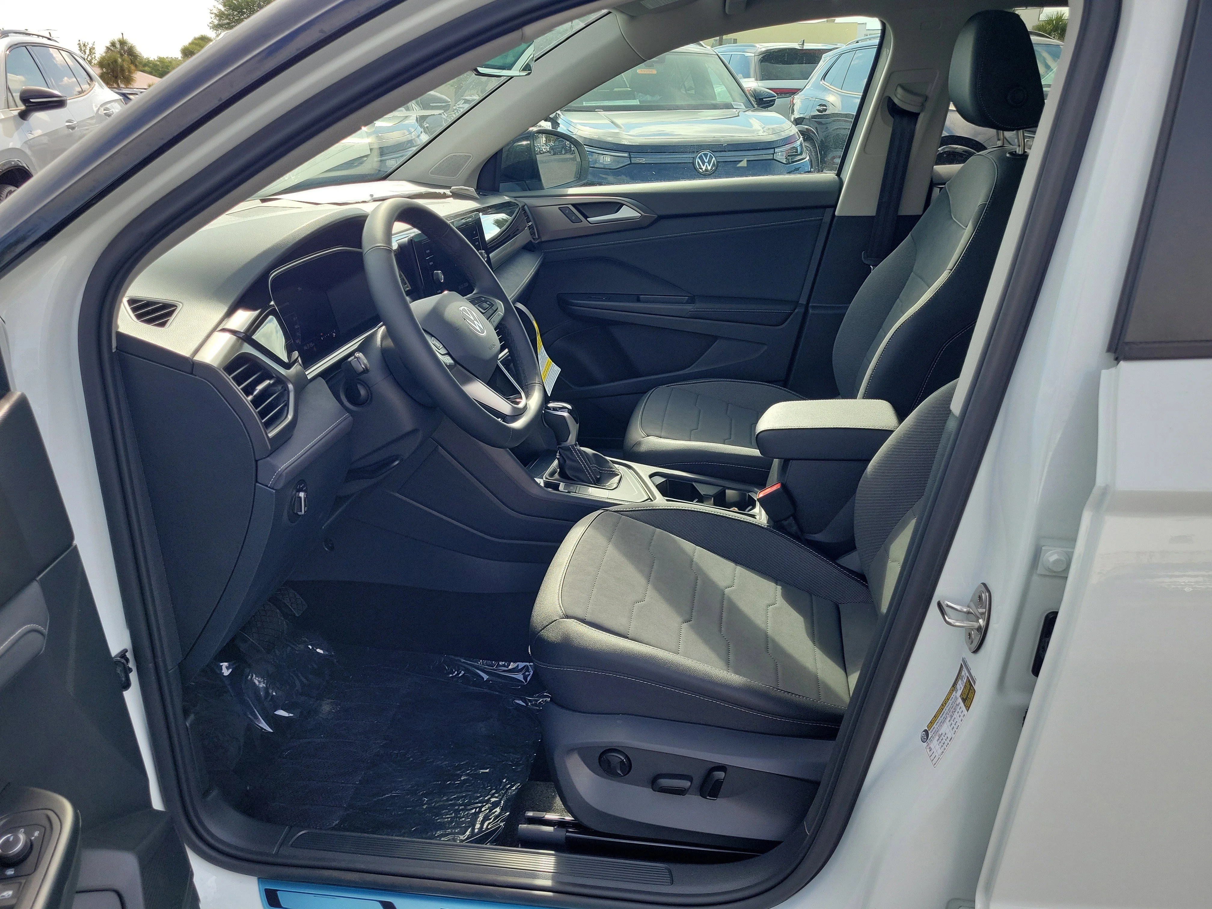 New 2026 White Volkswagen 1.5T SE Black image 14