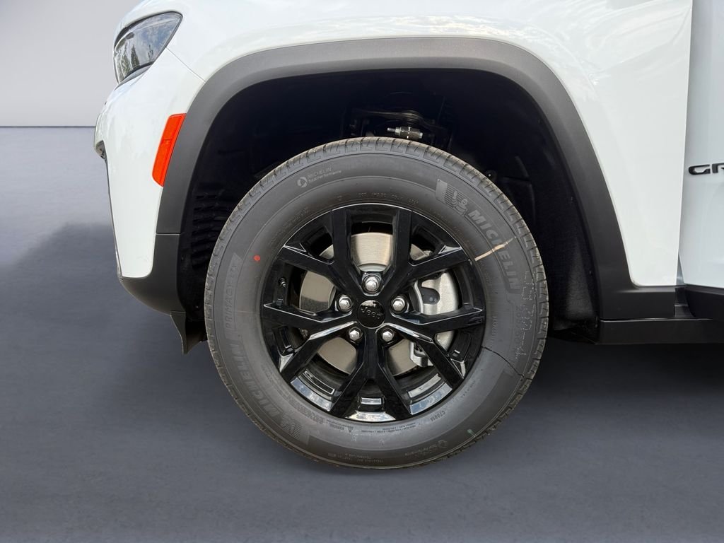 New 2026 Bright White Clearcoat Jeep Altitude image 9