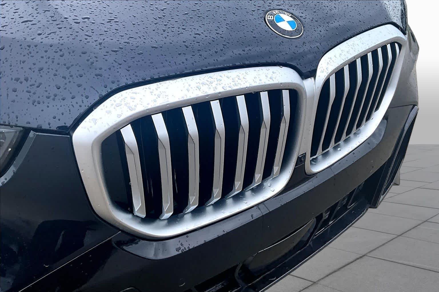 Used 2026 Carbon Black Metallic BMW xDrive40i image 29