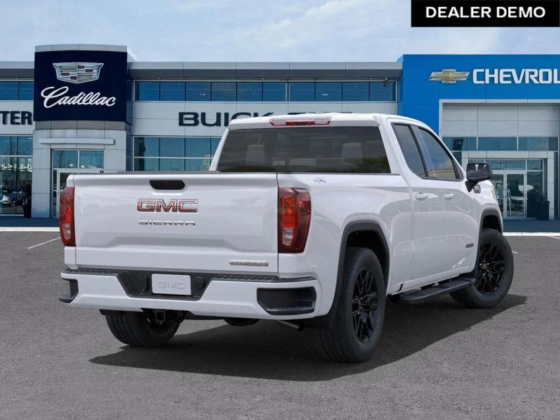 Used 2025  GMC Elevation image 4