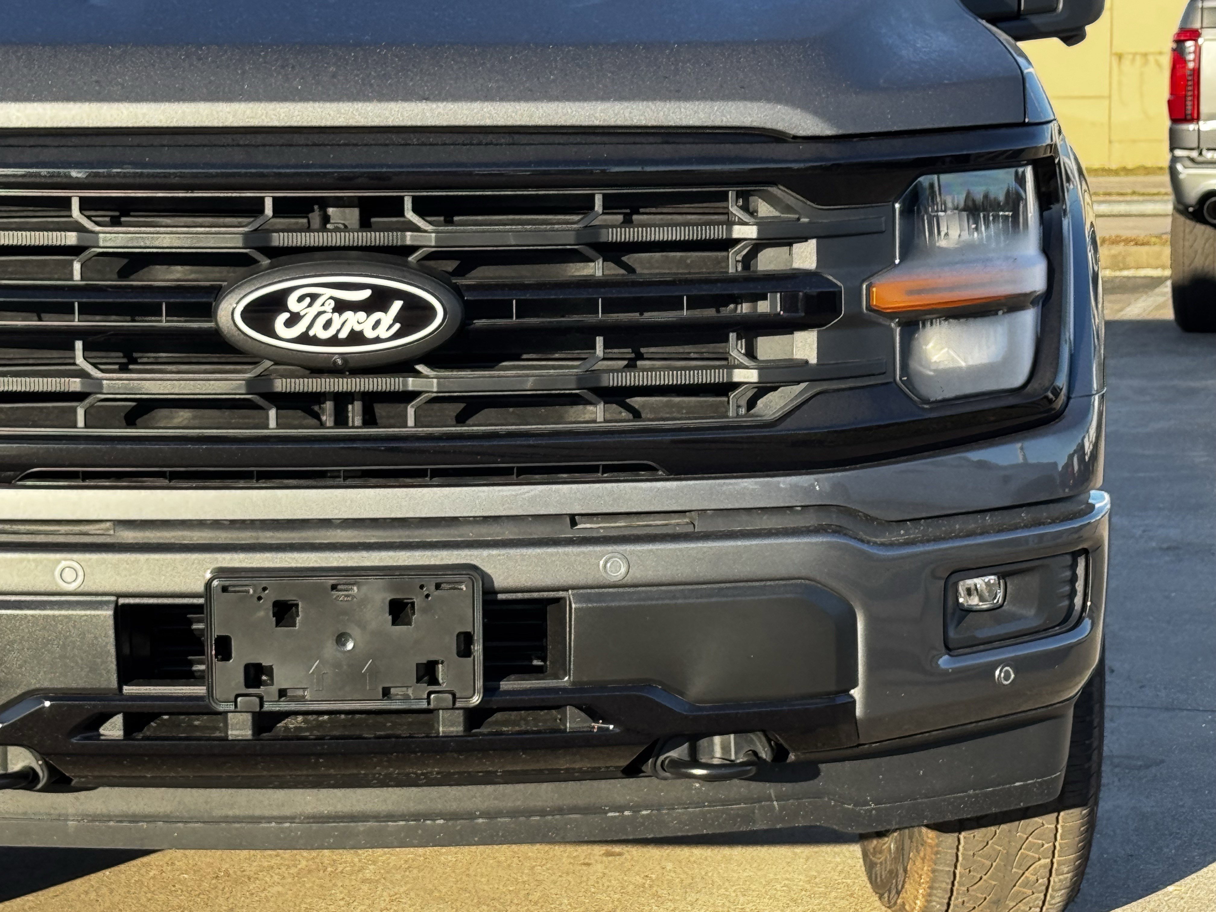 New 2026 Carbonized Gray Metallic Ford XLT image 5