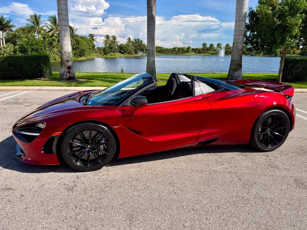Used 2020 MSO Volcano Red McLaren  image 12