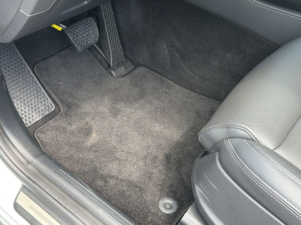2026 GENESIS GV70 Standard - Photo 13