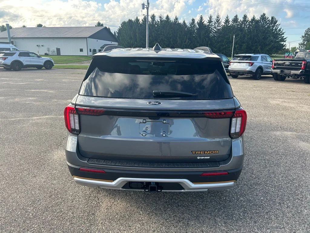 New 2026 Carbonized Gray Metallic Ford Tremor® image 6
