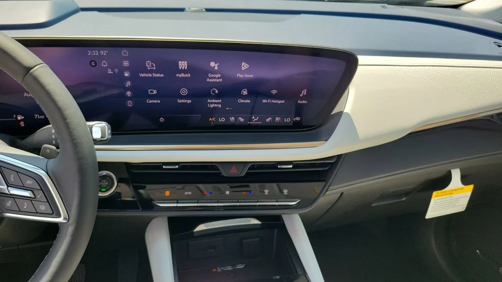 New 2026 Iridescent White Tricoat Buick Avenir image 21