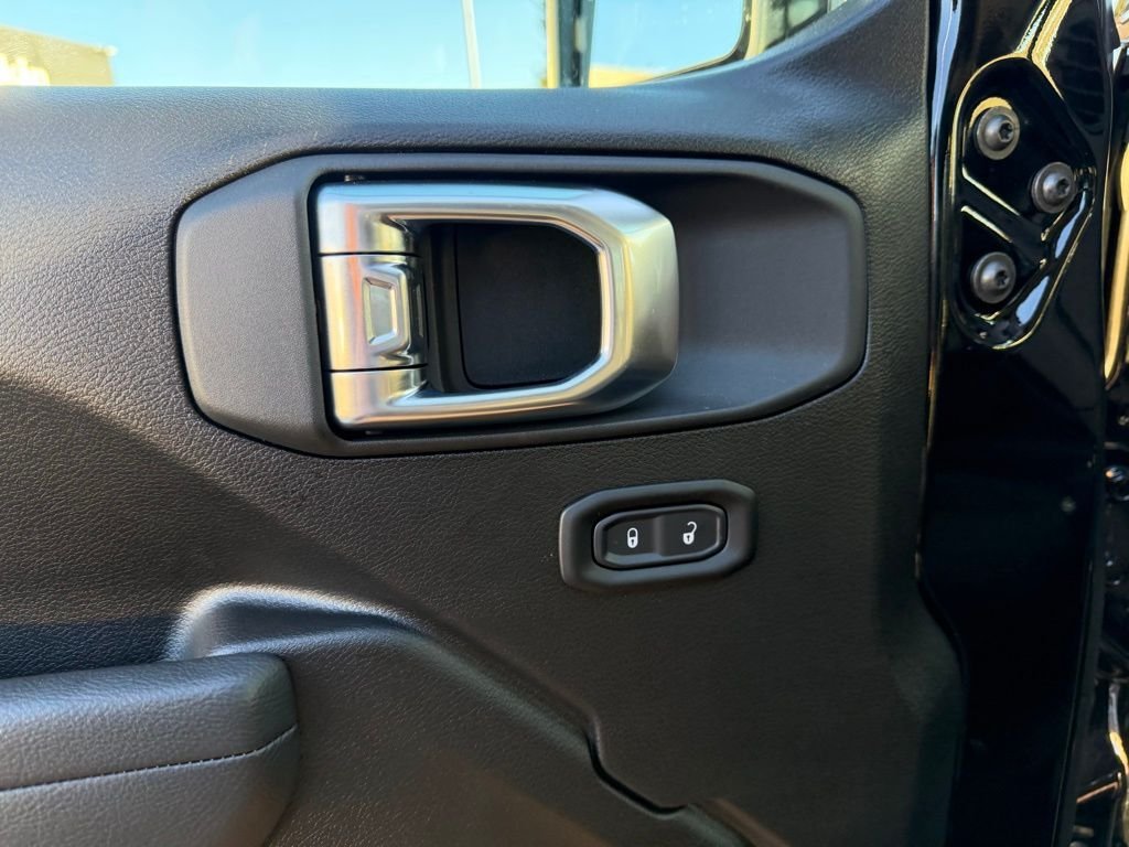 New 2026 Black Clear-Coat Exterior Paint Jeep Sport image 11