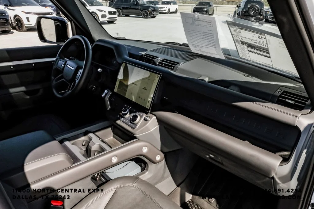 New 2026 Fuji White Land Rover X-Dynamic SE image 12