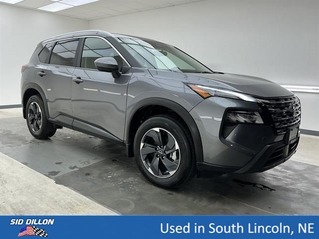 Used 2025 Gun Metallic Nissan SV image 3