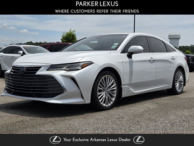 2019 Toyota Avalon Limited's photo