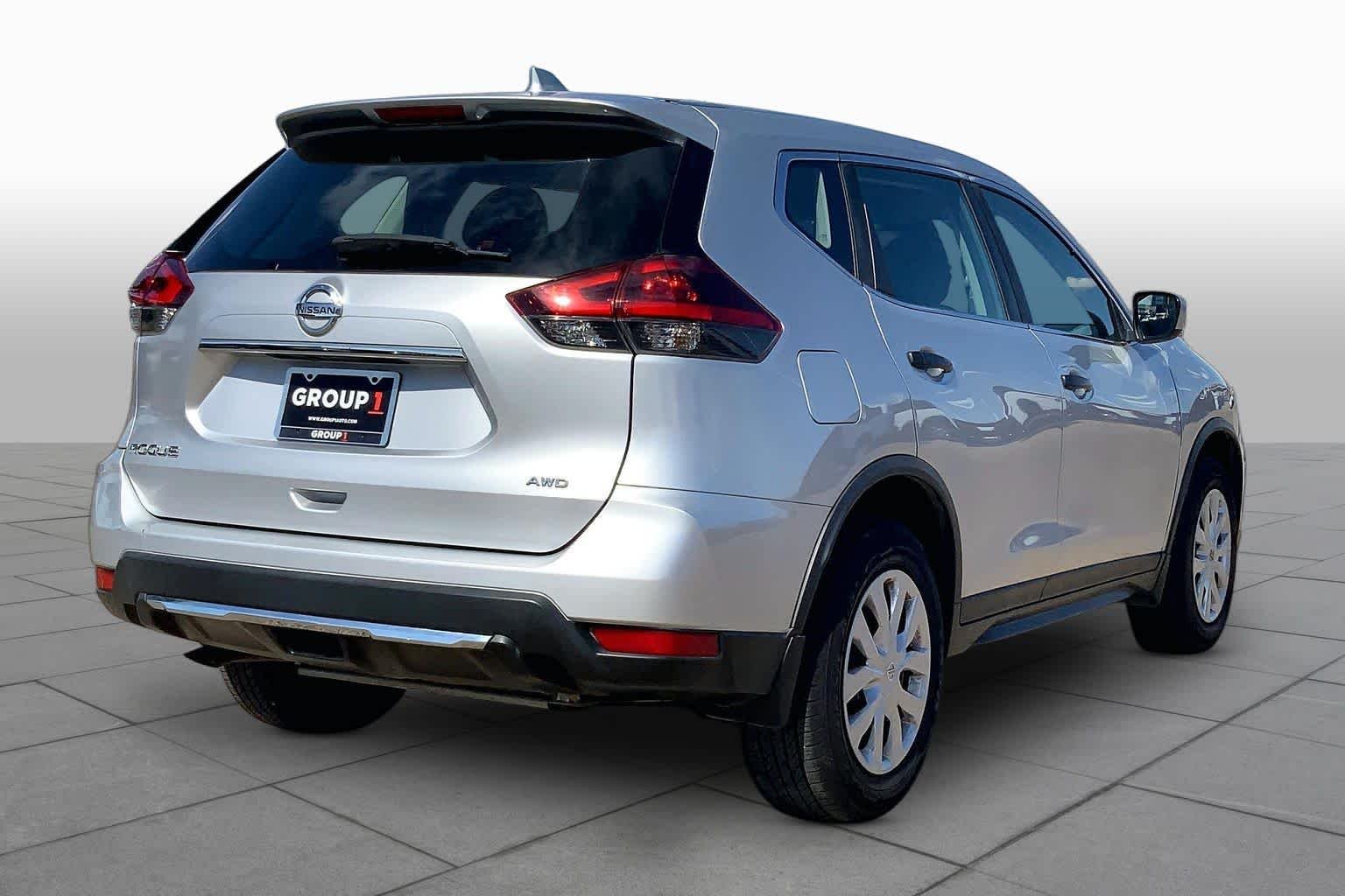Used 2019 Brilliant Silver Metallic Nissan S image 13