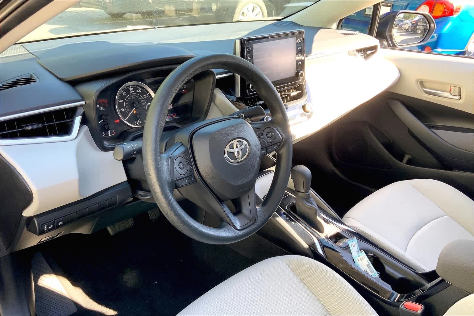 Used 2020 Blueprint Toyota LE image 17