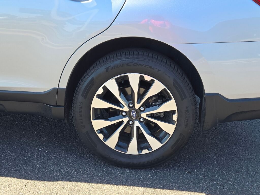 Used 2016 Silver Subaru 2.5i image 16