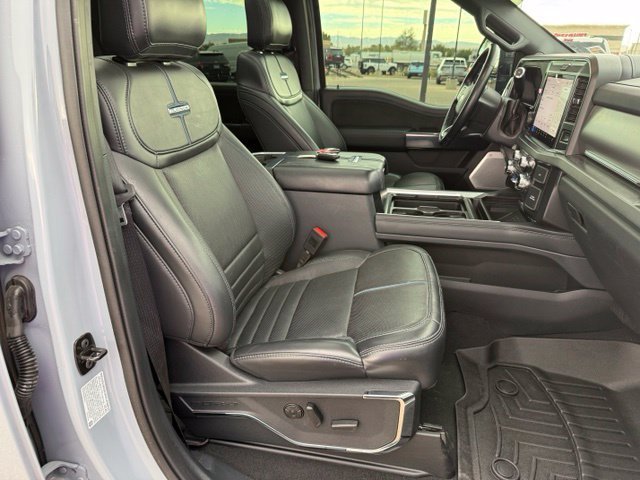 2025 Ford F-350 Super Duty Platinum - Photo 40