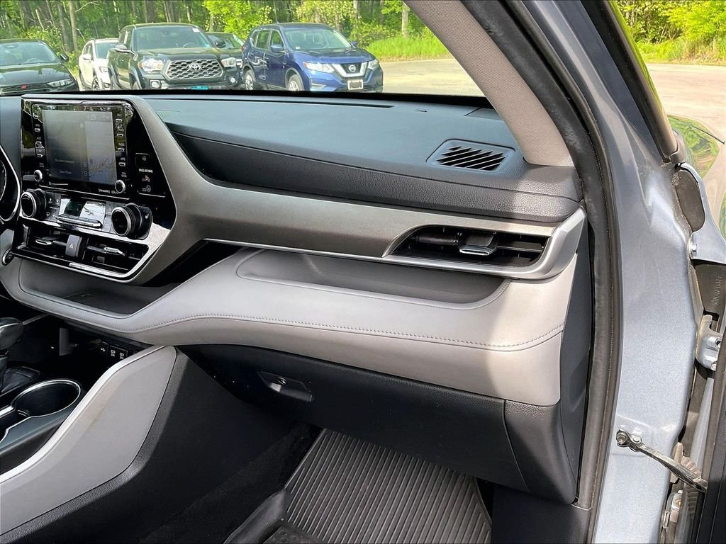 Used 2020 Blue Toyota XLE image 13