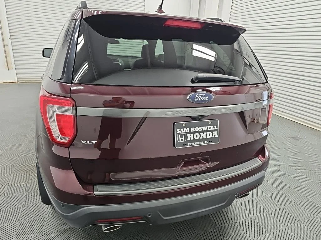 Used 2018 Red Ford XLT image 8
