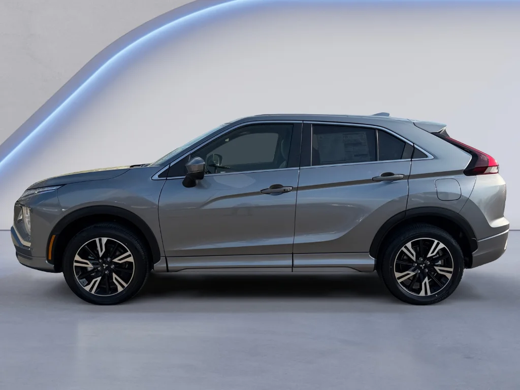 New 2026 Mercury Gray Metallic Mitsubishi SEL image 6