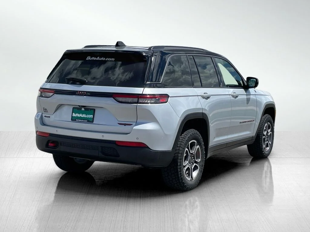 Used 2022 Silver Zynith Jeep Trailhawk image 3