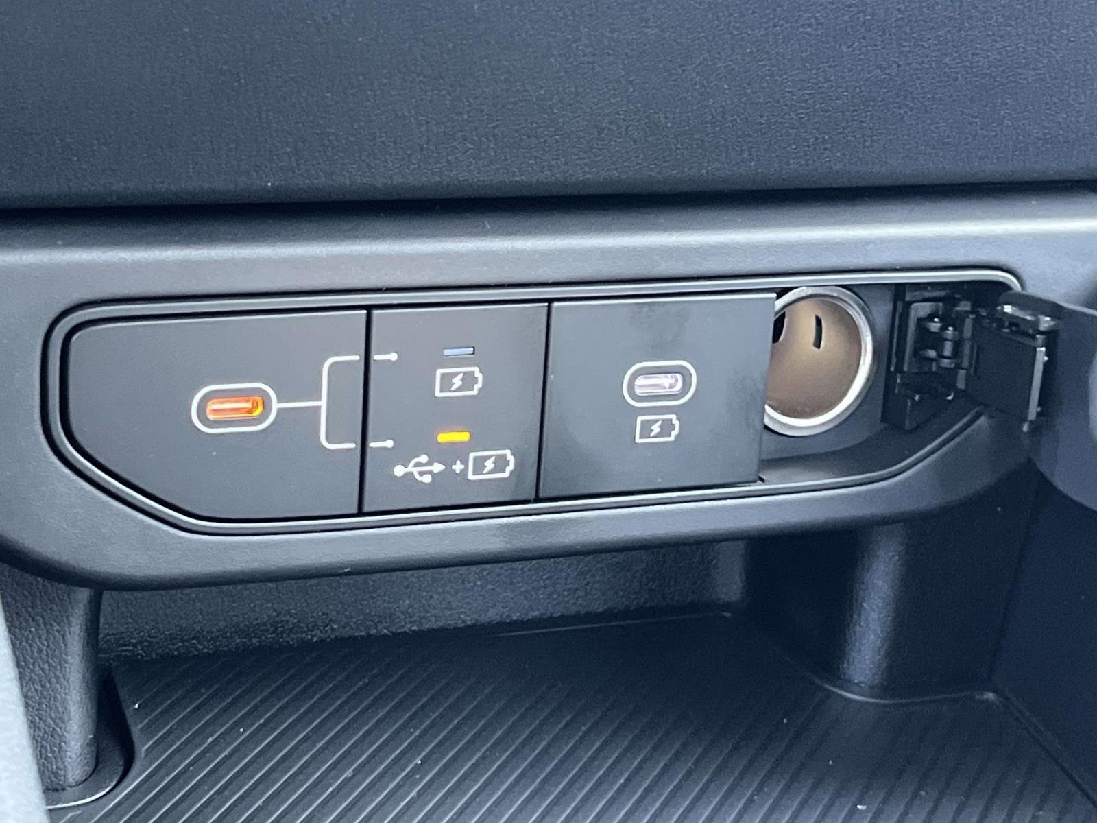 New 2026 Snow White Pearl Kia LXS image 26