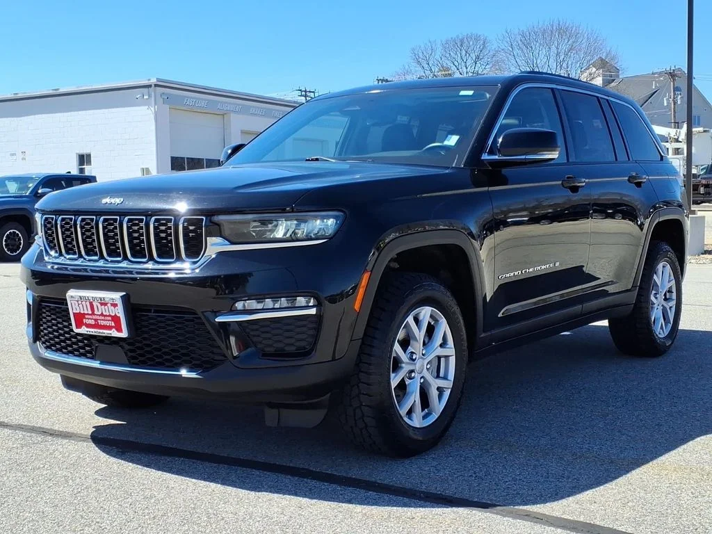 Used 2022 Black Jeep Limited image 18