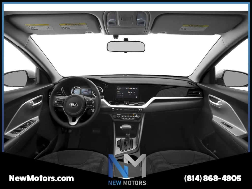 Used 2020 Silky Silver Kia LX image 5