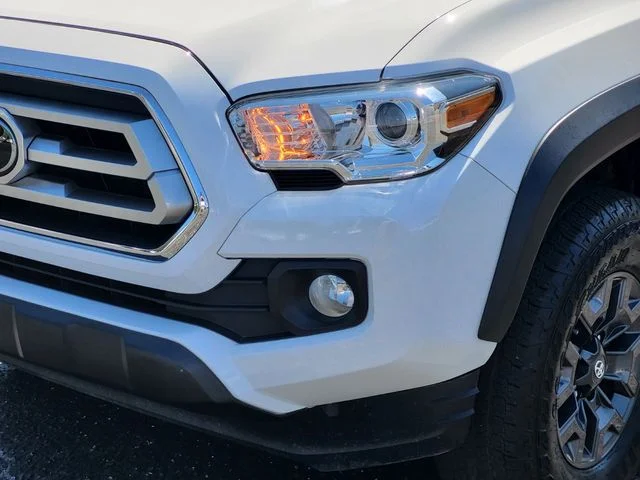 Used 2021 White Toyota SR5 image 7