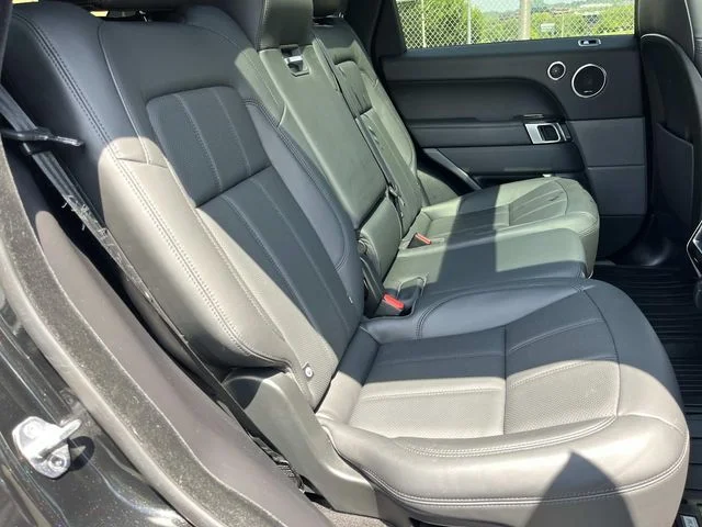 Used 2019 Black Land Rover HSE image 26