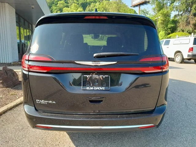 2023 Chrysler Pacifica Touring L - Photo 6