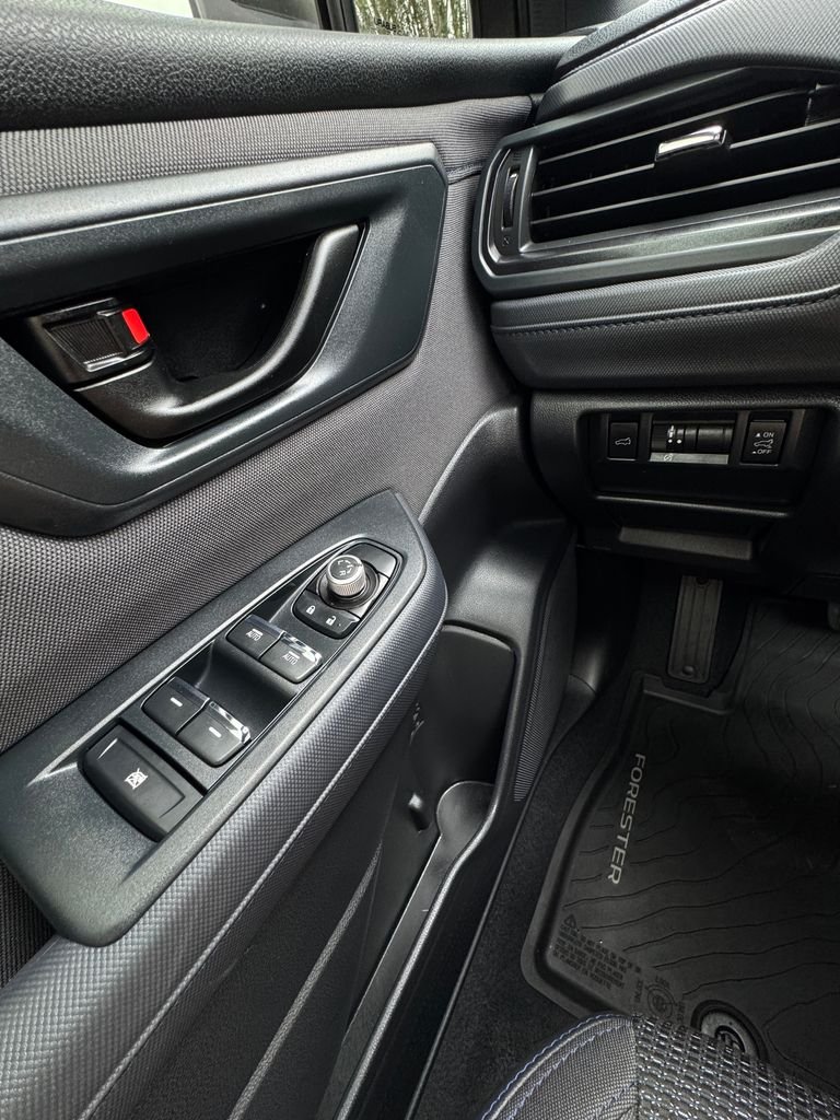 Used 2025 Magnetite Gray Metallic Subaru Premium image 17