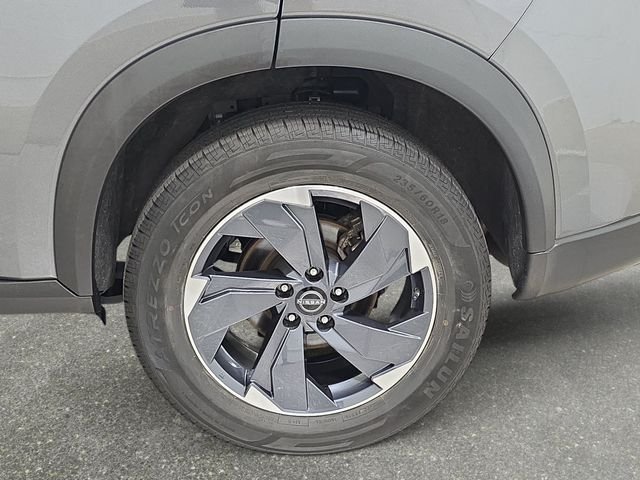 Used 2025 Gray Nissan SV image 32