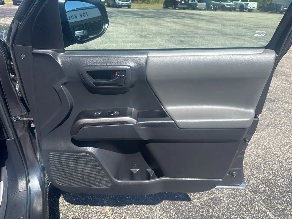 2023 Toyota Tacoma SR5 - Photo 22