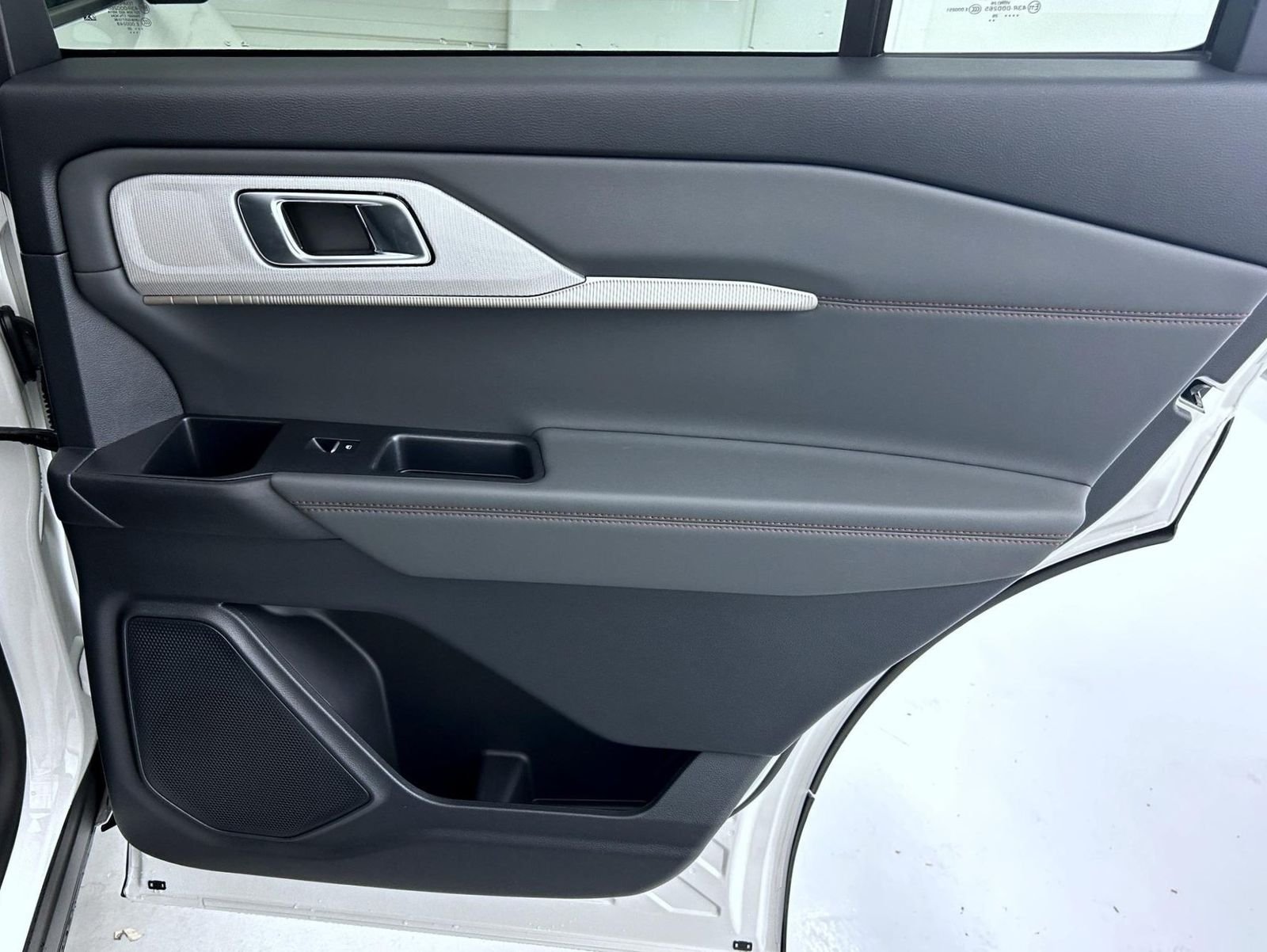 New 2026 Star White Metallic Tri-Coat Ford Active image 17