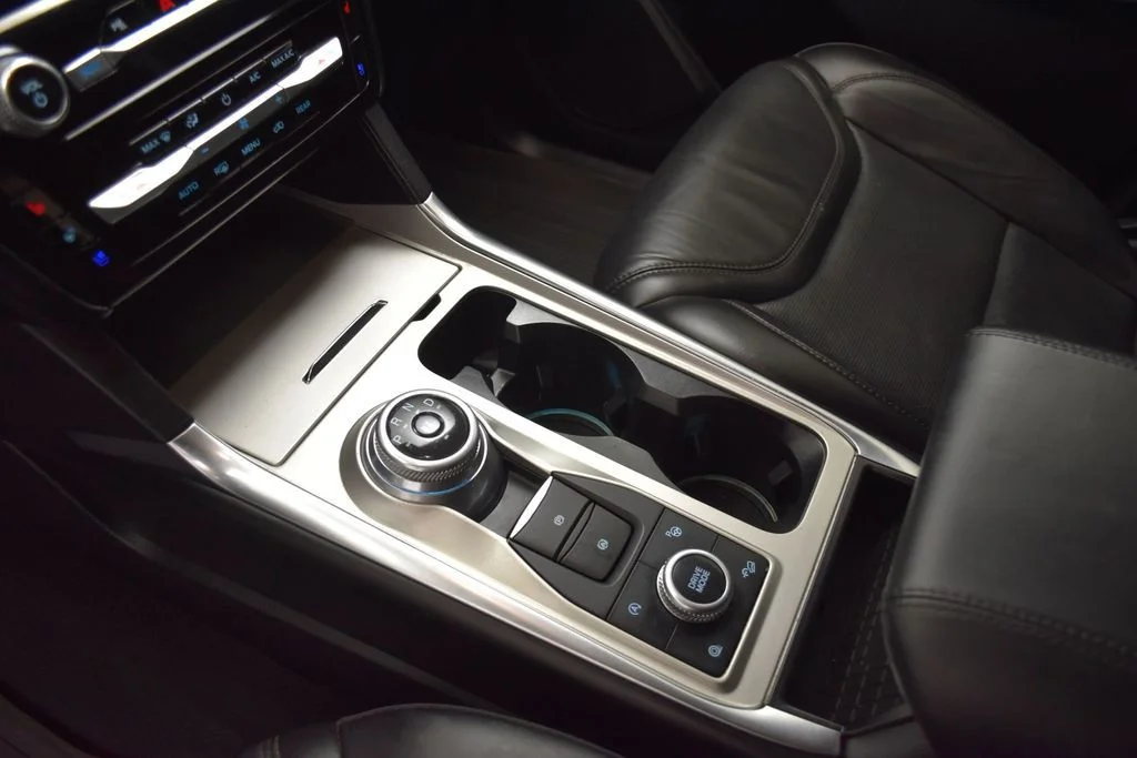 Used 2021 Black Metallic Ford Platinum image 16
