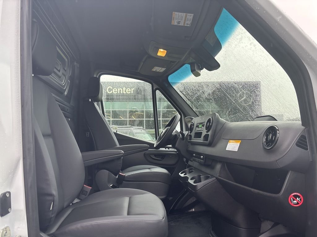 New 2026  Mercedes-Benz w/ Ranger Shelving image 28