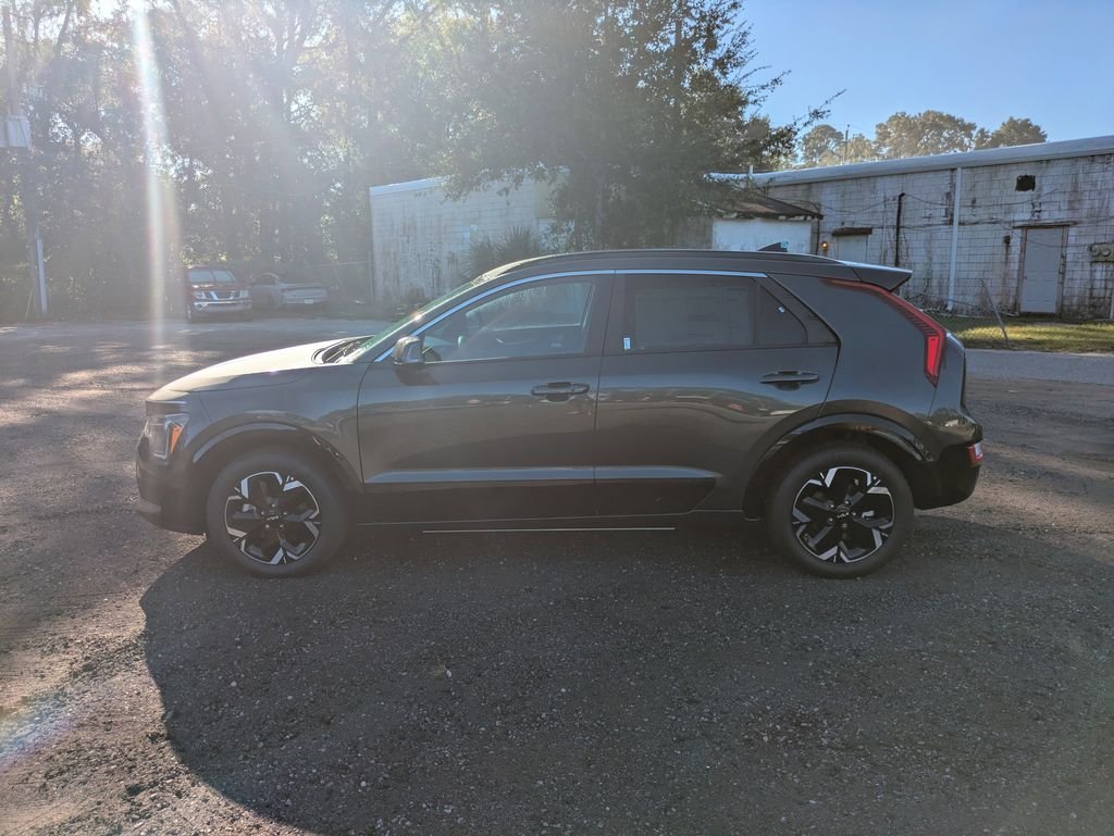 New 2025 Interstellar Gray Kia Wind image 6