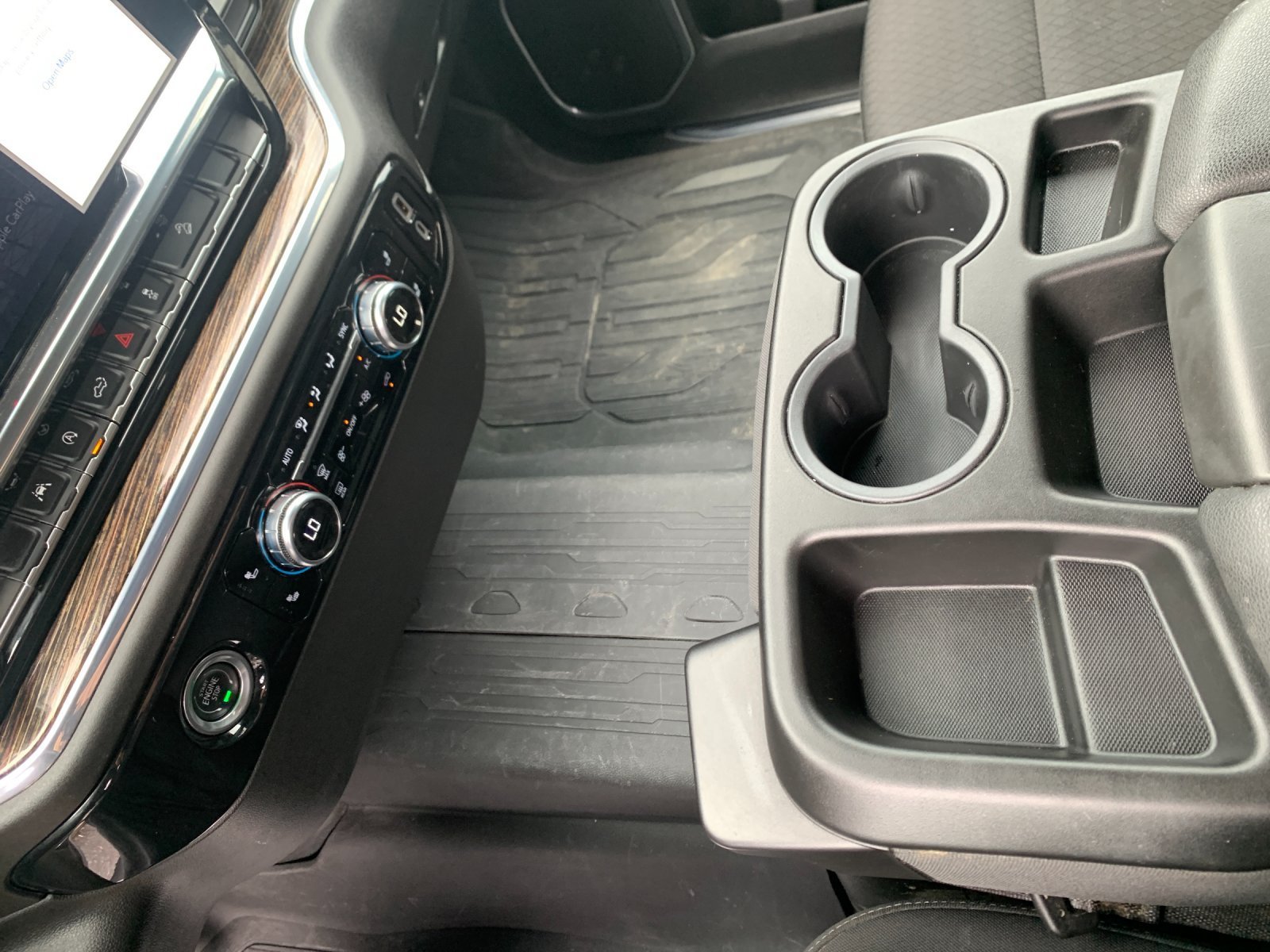 Used 2024 Silver GMC Elevation image 23