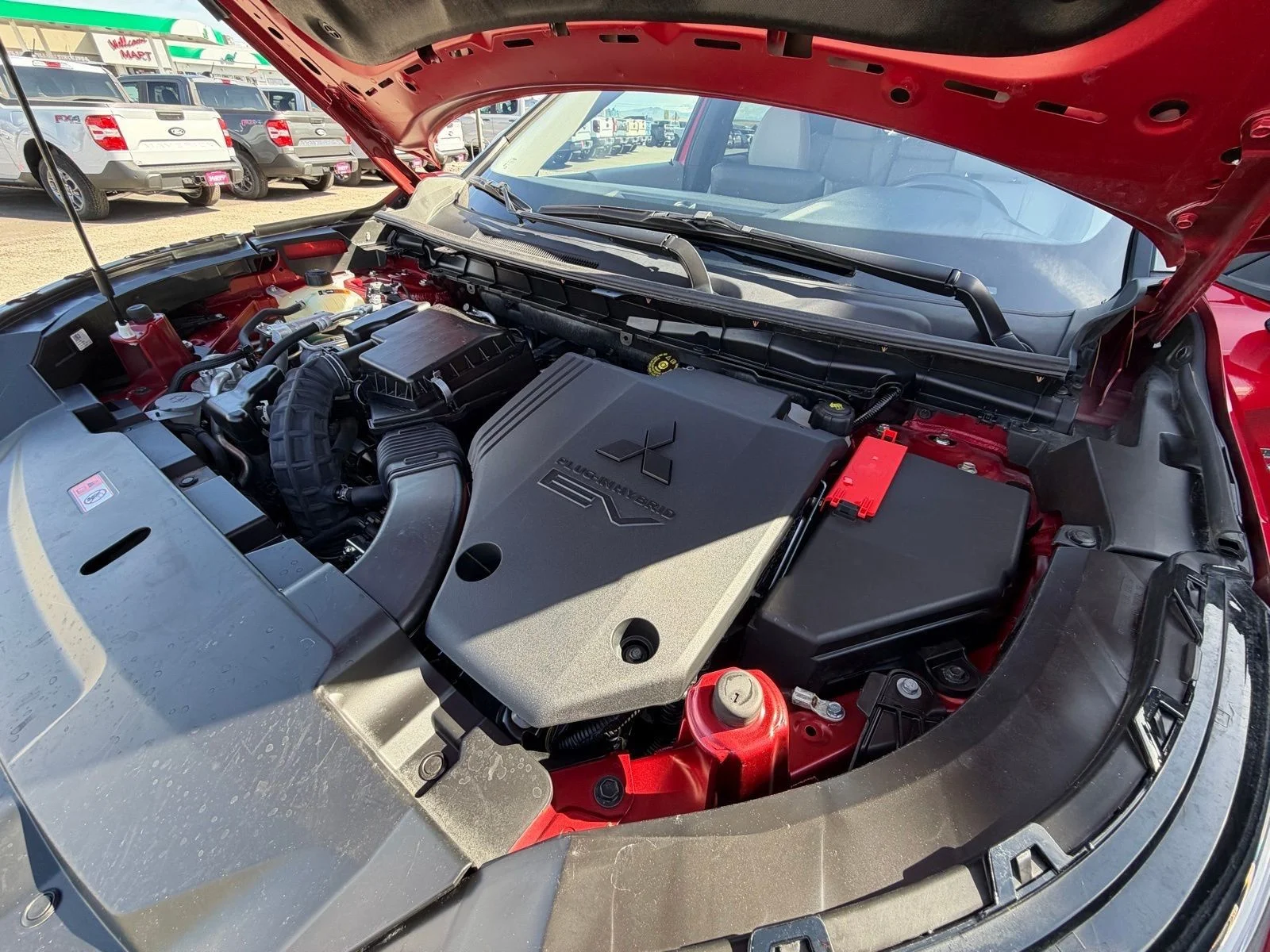Used 2024 Silver Mitsubishi SEL image 34
