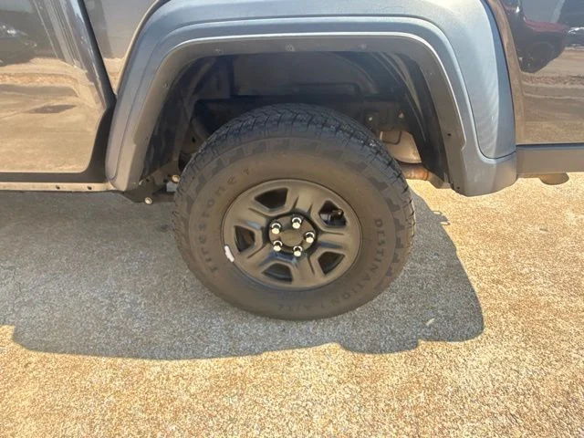 Used 2020 Gray Jeep Sport image 9