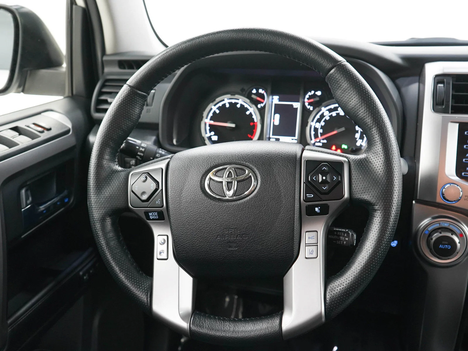Used 2023 Blizzard Pearl Toyota Limited 4WD image 17