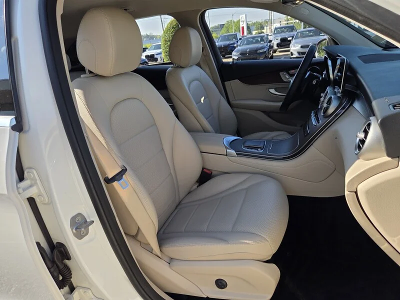 Used 2021 Polar White MERCEDES-BENZ GLC 300 SUV image 21