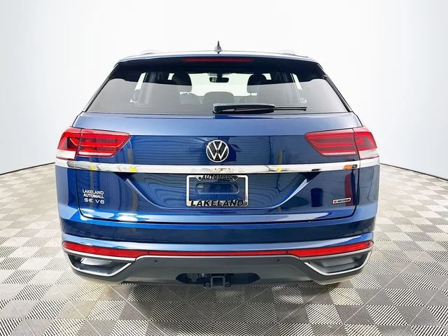 Certified Used 2022 Blue Volkswagen 3.6L V6 SE w/Technology image 4