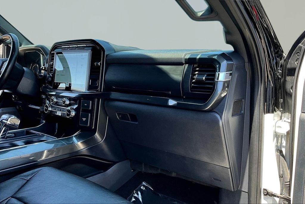 Used 2022 White Ford Lariat image 27