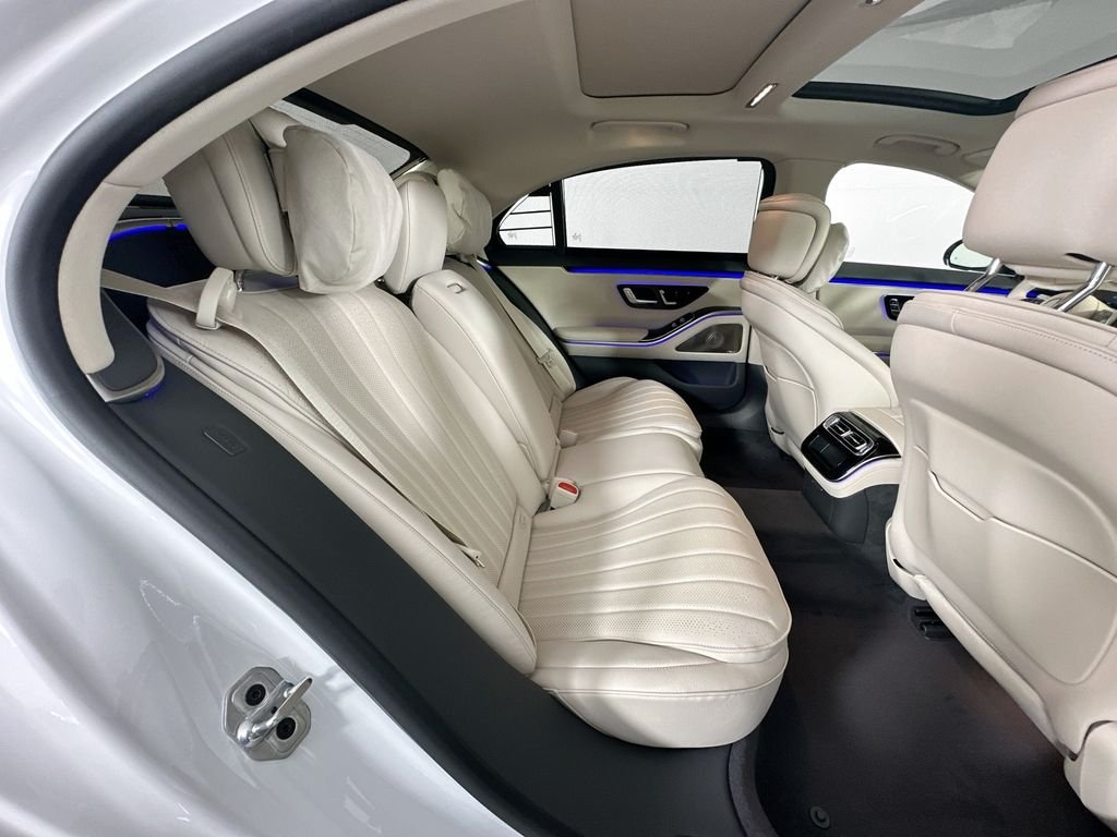 New 2026 White Mercedes-Benz S 500 image 29