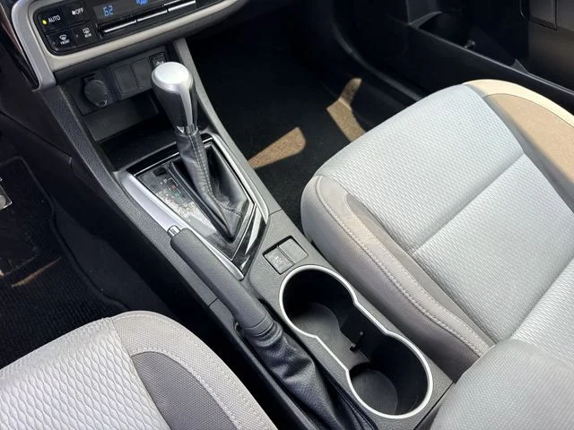 2019 Toyota Corolla LE - Photo 21