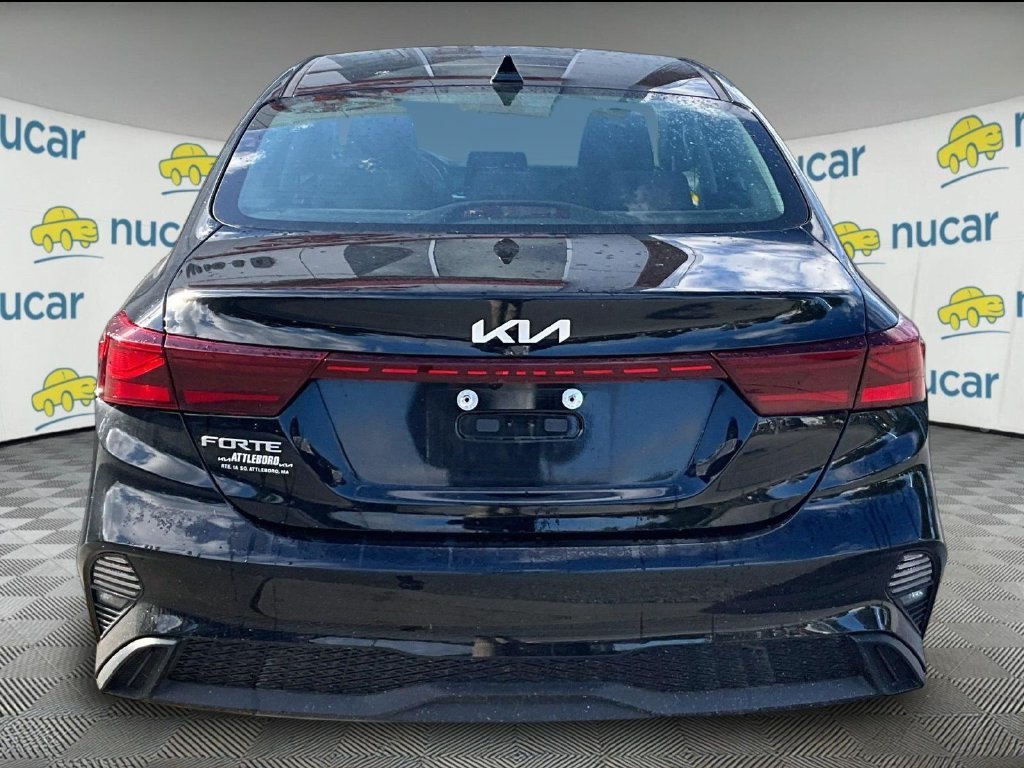 Used 2023 Black Kia LXS image 3