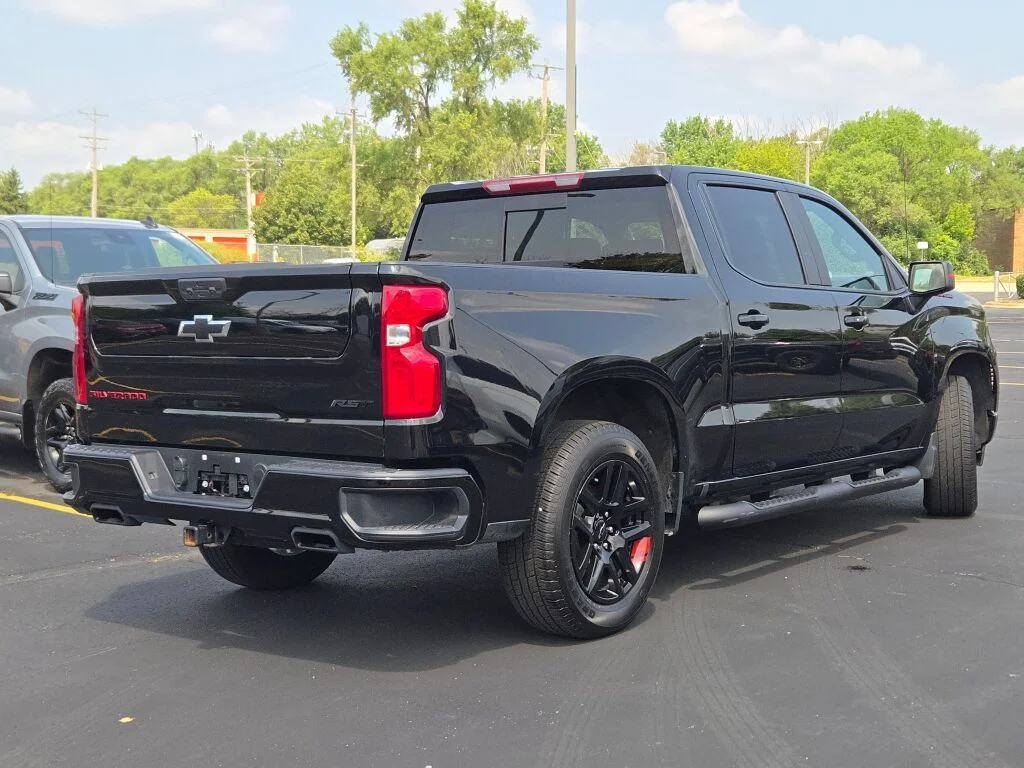 Used 2025 Black Chevrolet RST image 13