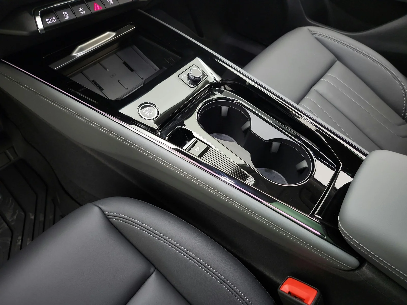 New 2026 Daytona Gray Pearl Effect Audi S line quattro image 9