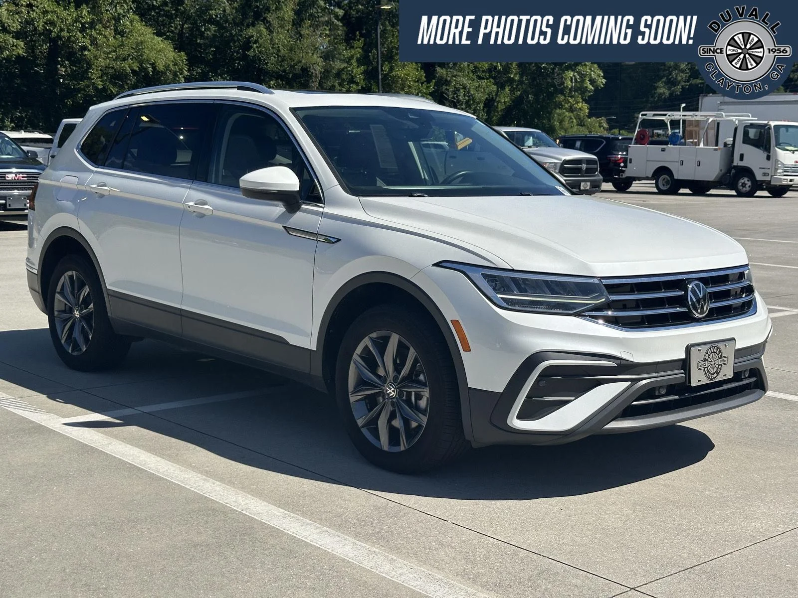 2023 Volkswagen Tiguan SE AWD photo